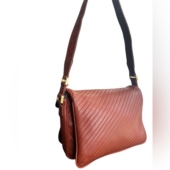 Yves Saint Laurent Handbags - YSL Quilted Leather shoulder bag